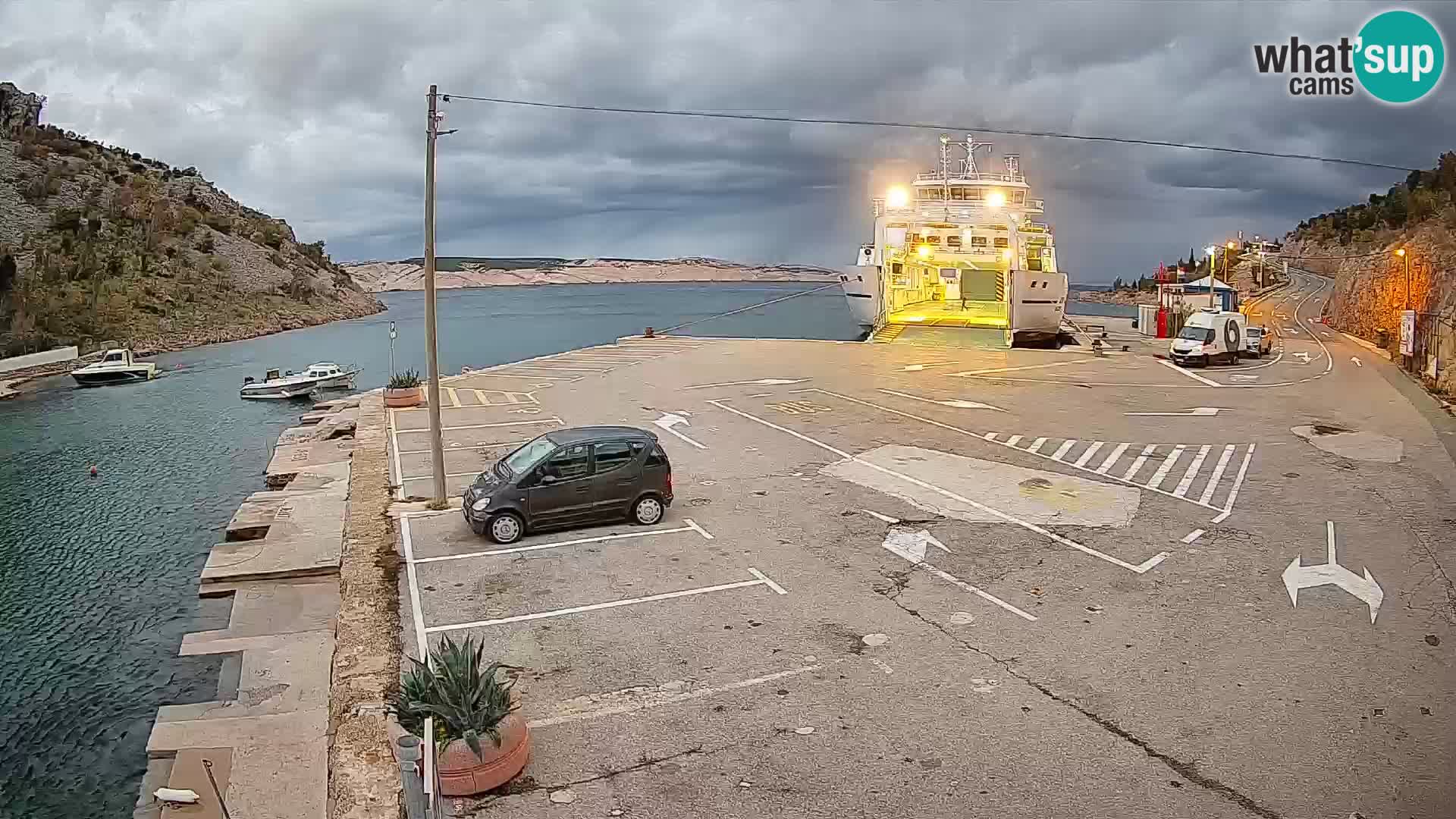 Webcam Prizna ferry port to Pag island