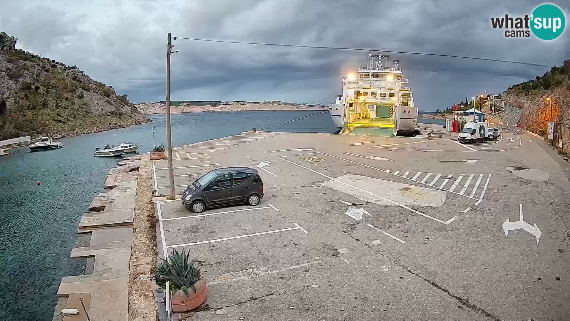 Webcam port de ferry de Prizna – vers l’île de Pag