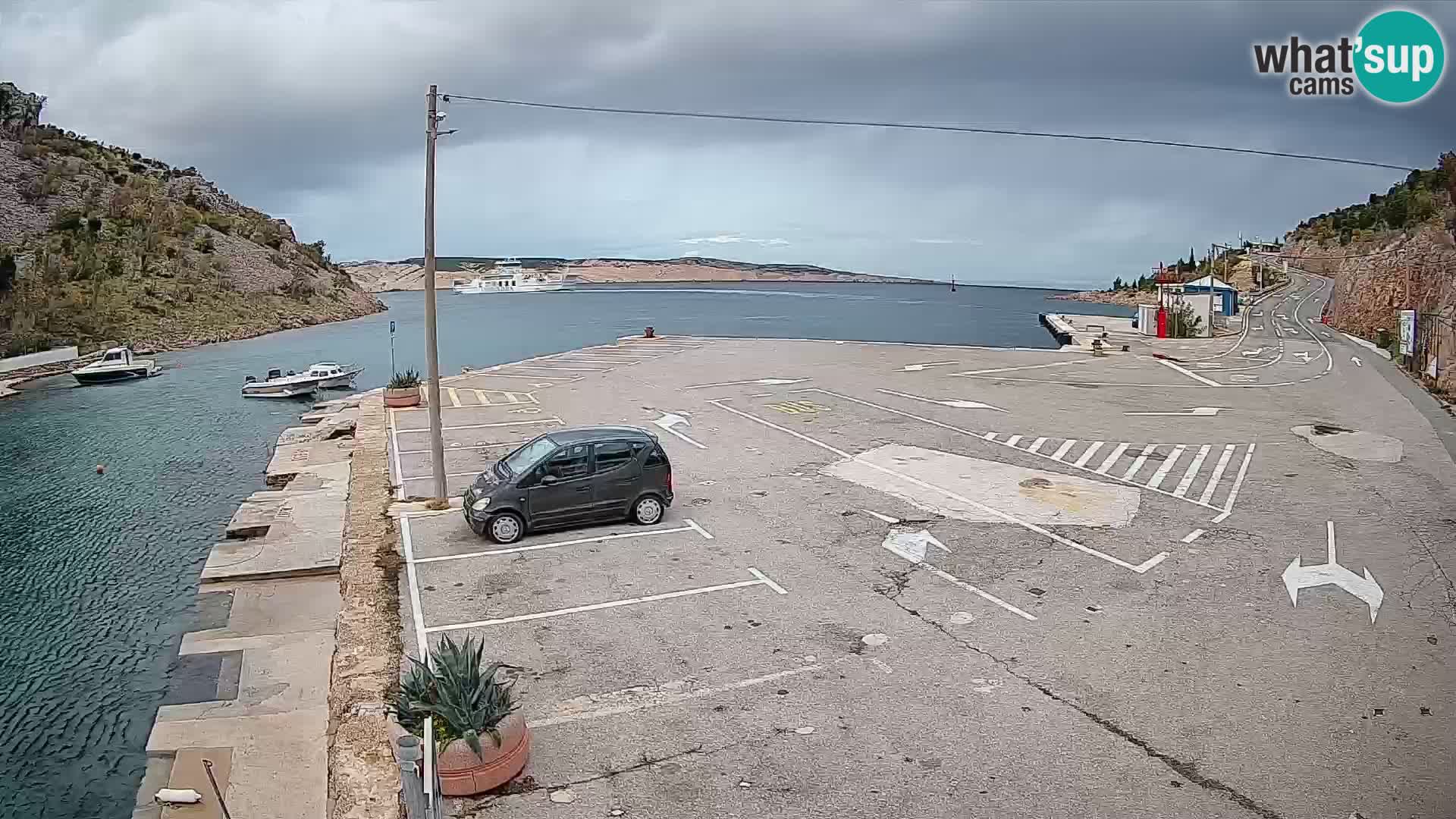 Web kamera trajektna luka Prizna – prema otoku Pag