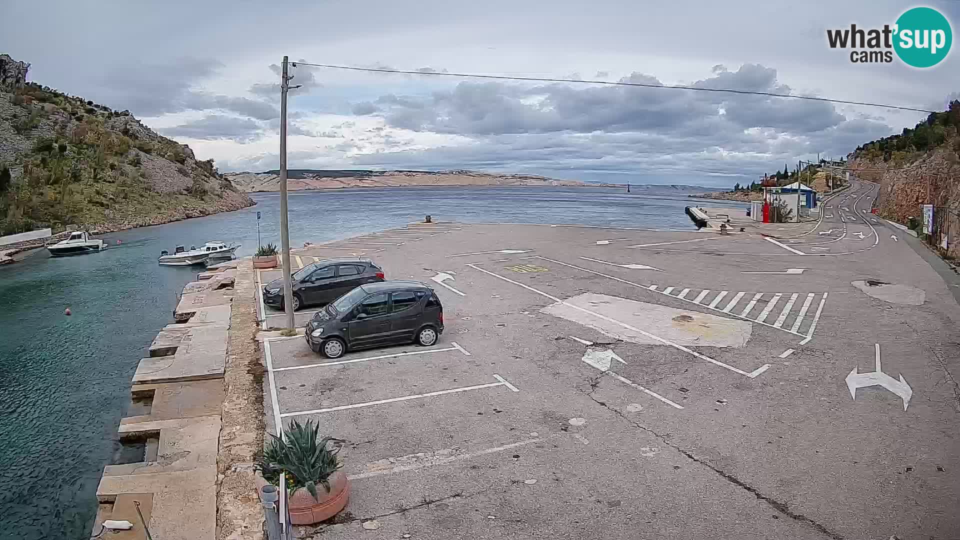 Webcam del puerto de ferris de Prizna – hacia la isla de Pag