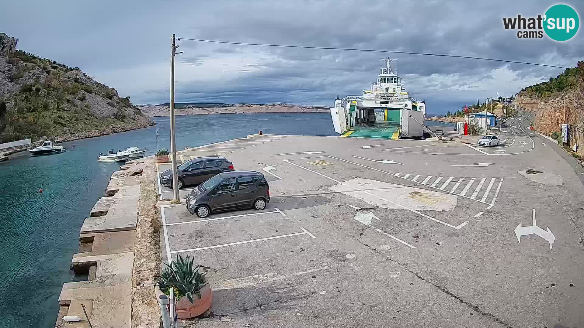 Web kamera trajektna luka Prizna – prema otoku Pag