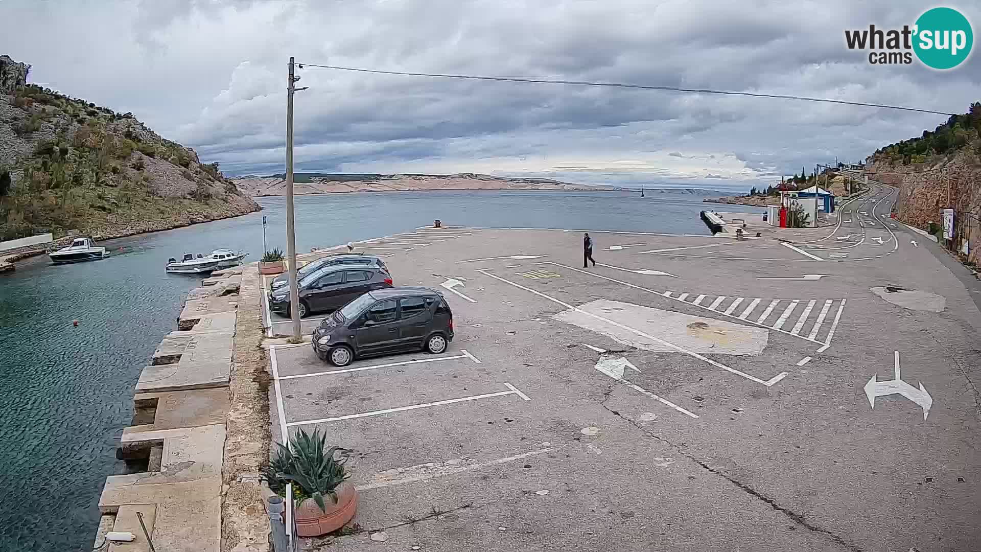 Webcam del puerto de ferris de Prizna – hacia la isla de Pag