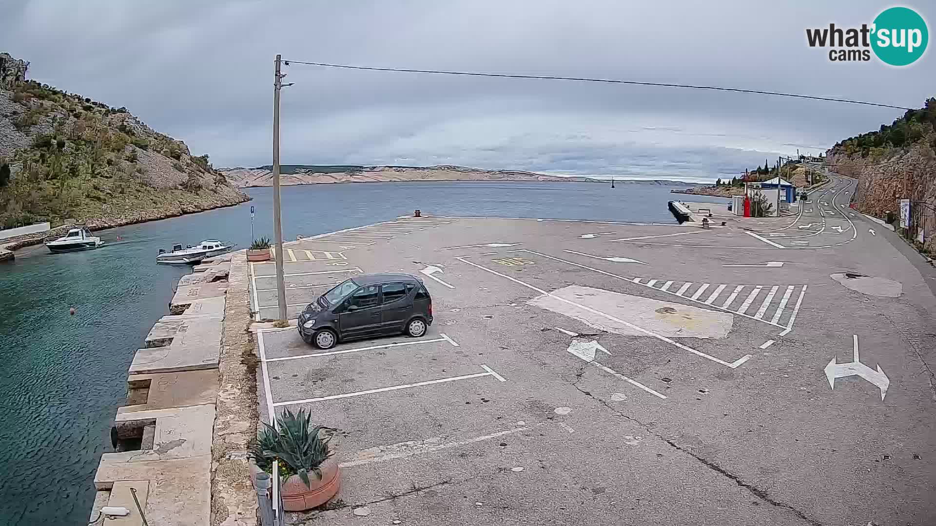 Web kamera trajektna luka Prizna – prema otoku Pag