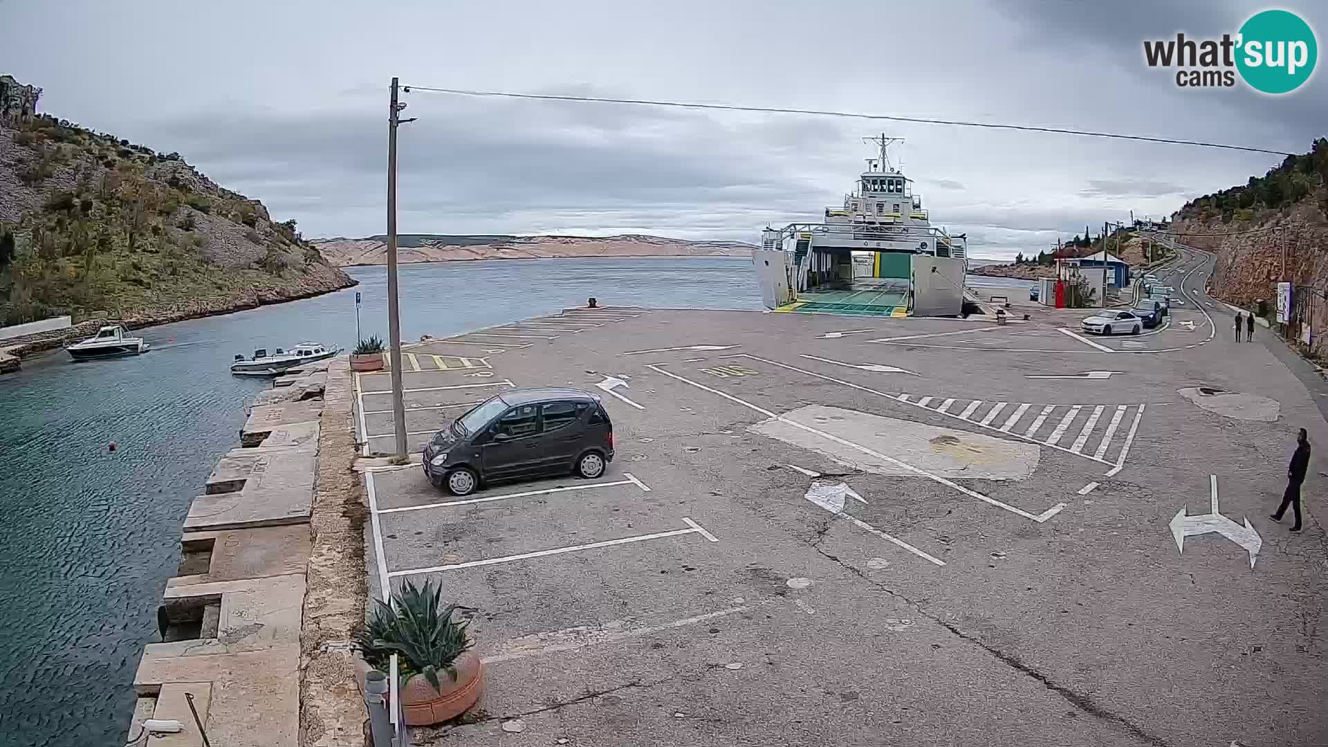 Webcam del puerto de ferris de Prizna – hacia la isla de Pag