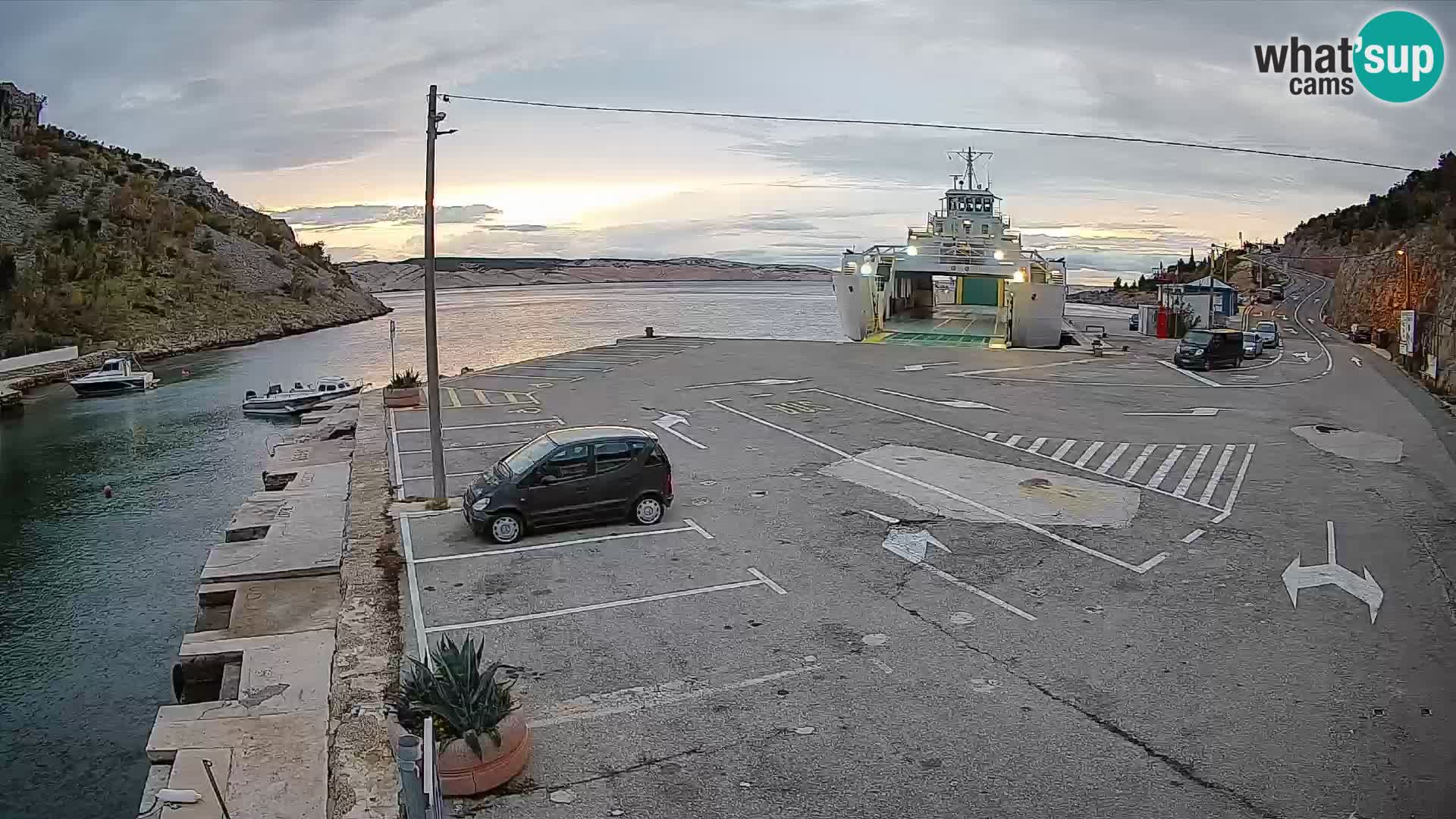 Webcam Prizna ferry port to Pag island