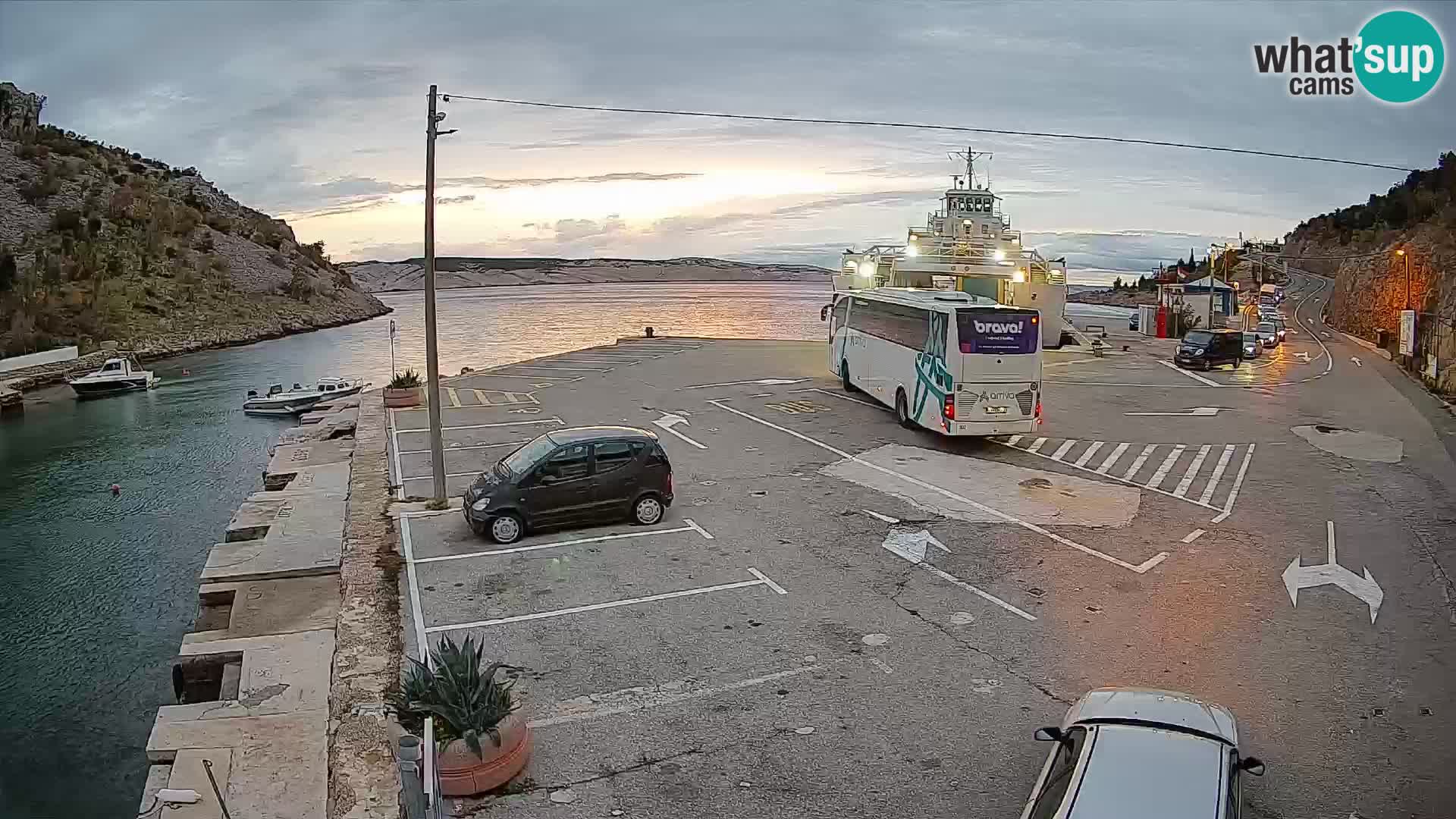 Webcam Prizna ferry port to Pag island