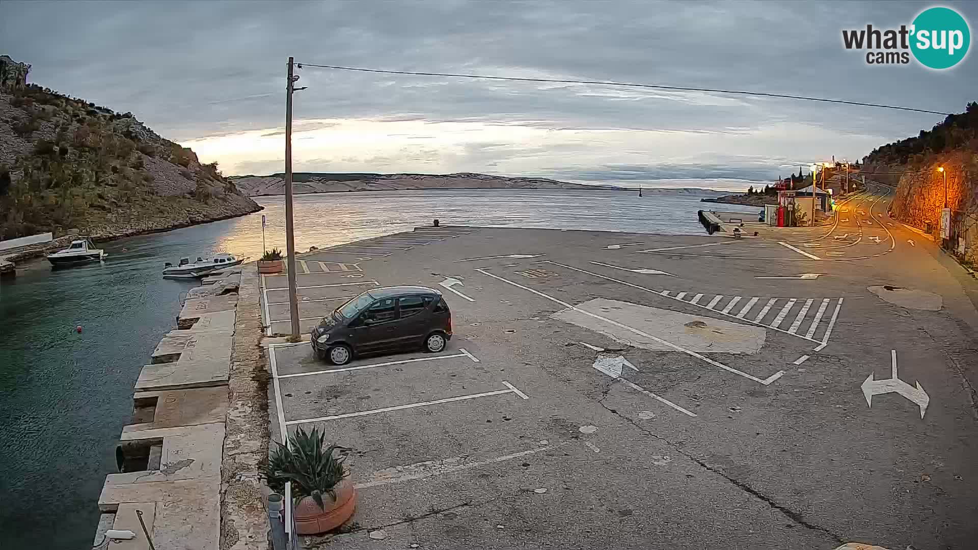 Webcam Prizna ferry port to Pag island