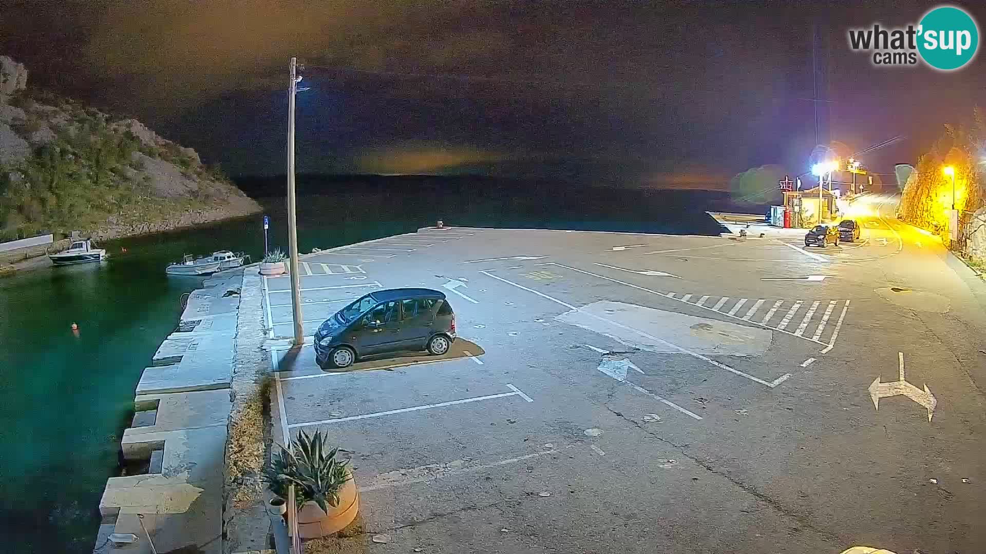 Web kamera trajektna luka Prizna – prema otoku Pag