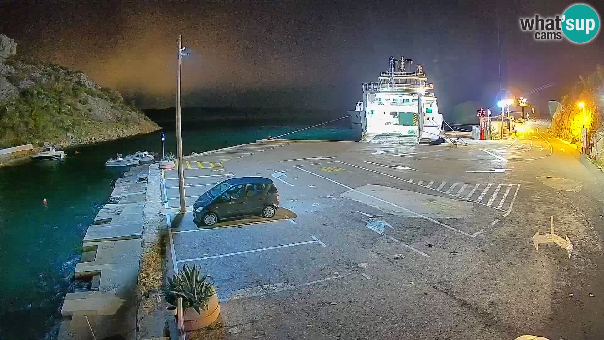 Webcam del puerto de ferris de Prizna – hacia la isla de Pag