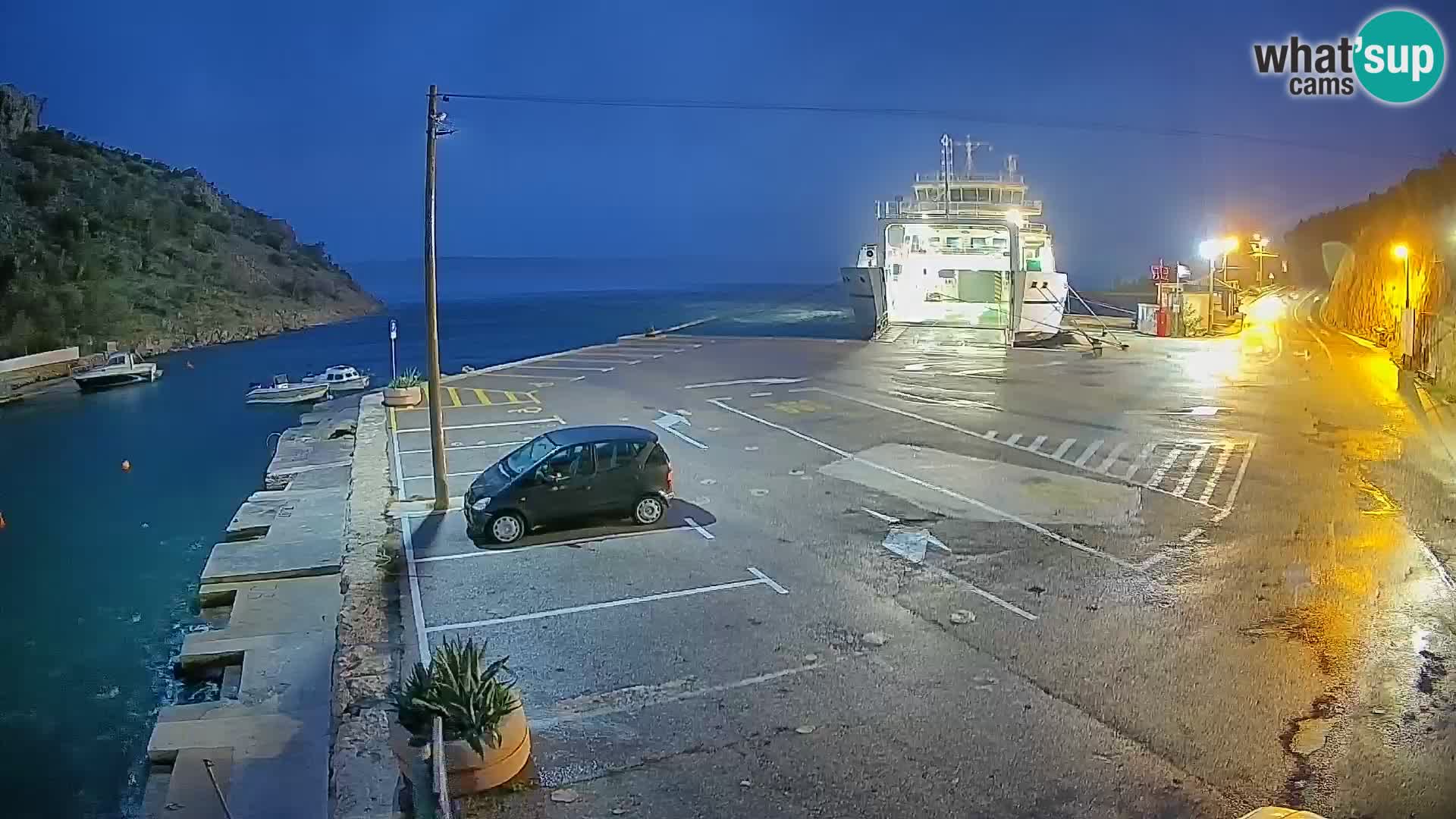 Webcam del puerto de ferris de Prizna – hacia la isla de Pag
