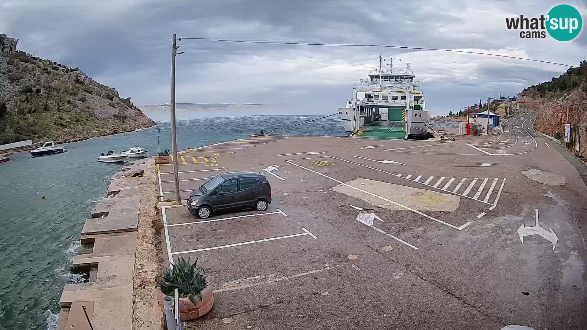 Web kamera trajektna luka Prizna – prema otoku Pag