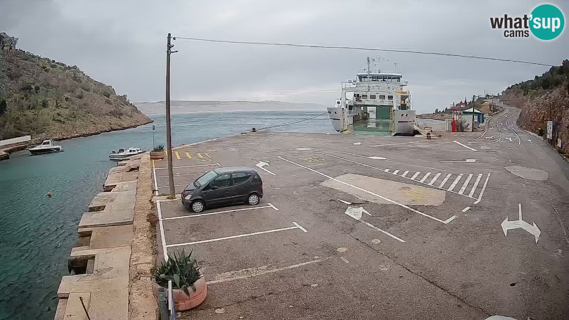 Webcam Prizna ferry port to Pag island