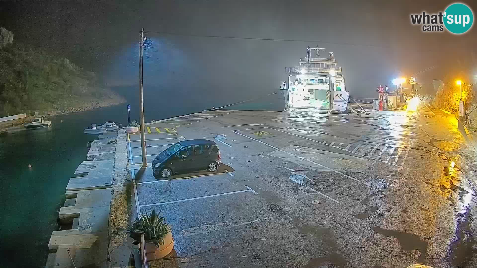 Webcam del puerto de ferris de Prizna – hacia la isla de Pag