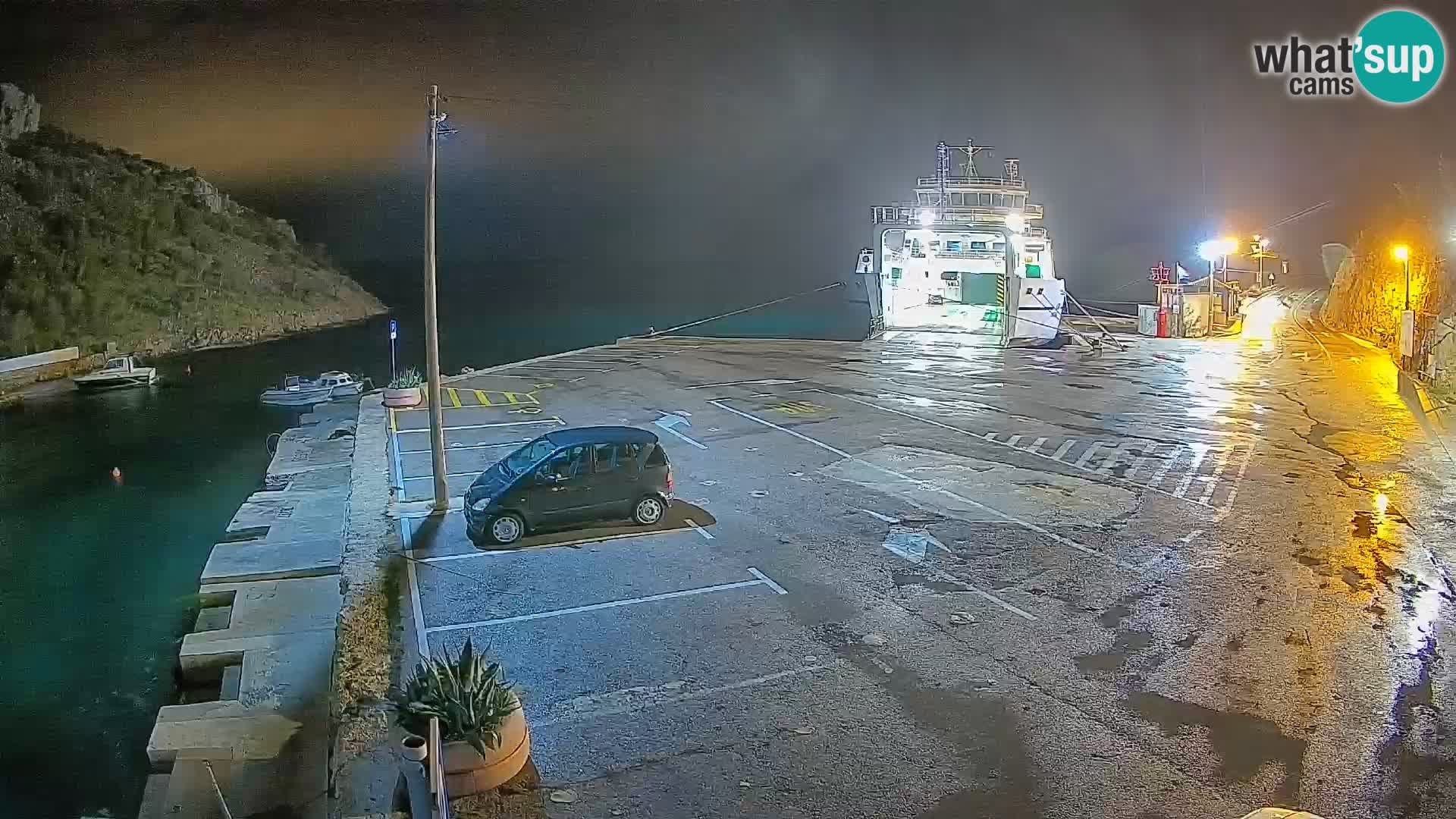 Webcam del puerto de ferris de Prizna – hacia la isla de Pag
