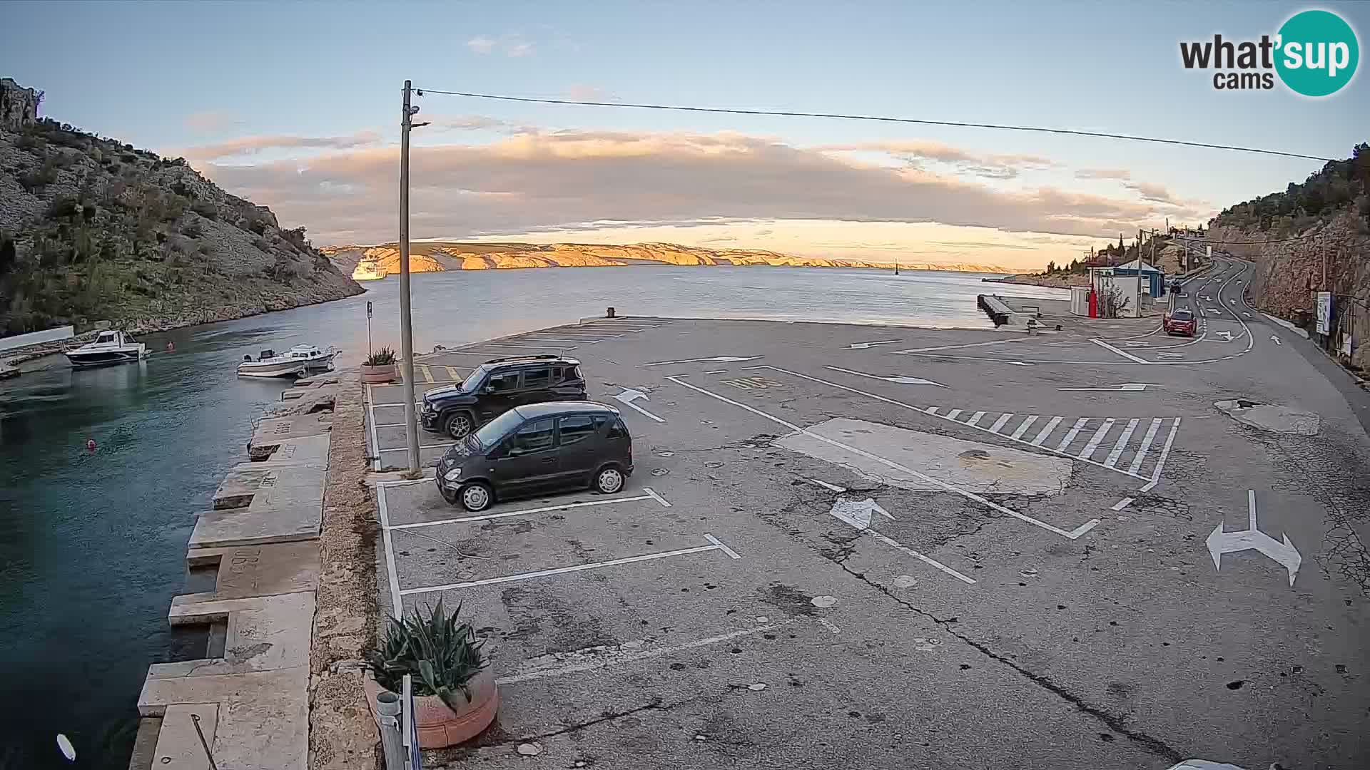 Webcam Prizna ferry port to Pag island