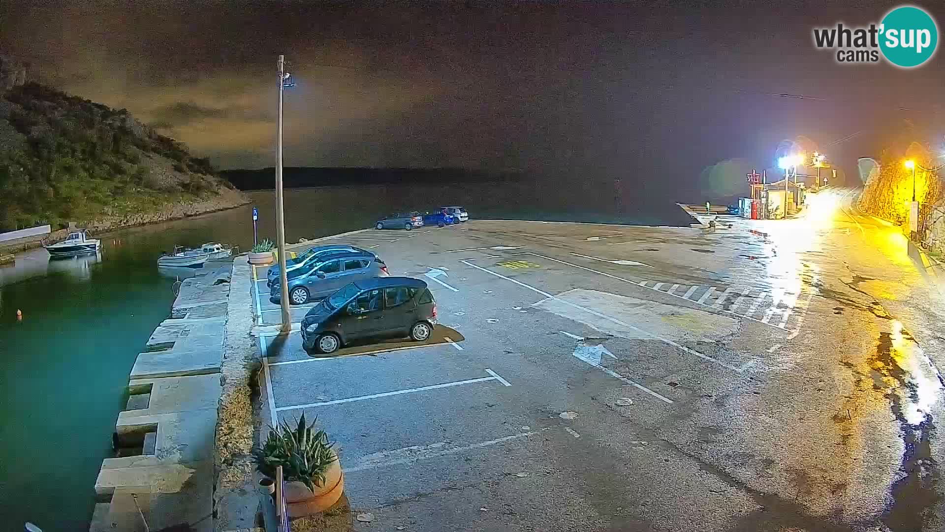 Webcam del puerto de ferris de Prizna – hacia la isla de Pag