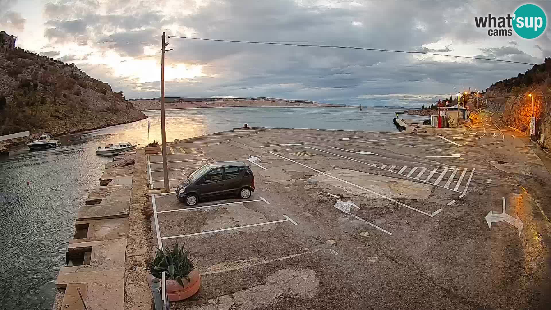 Webcam Prizna ferry port to Pag island