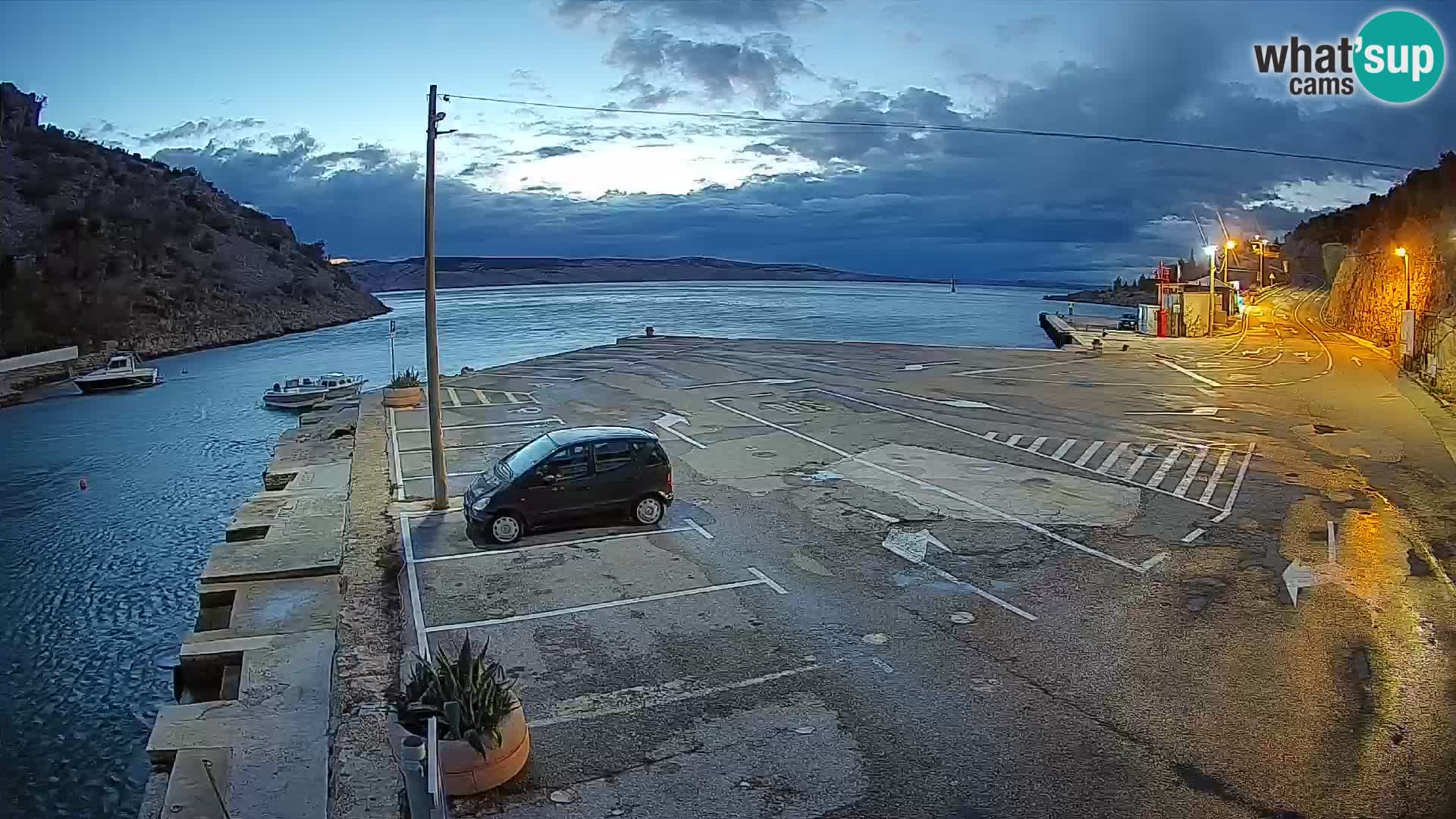 Webcam Prizna ferry port to Pag island