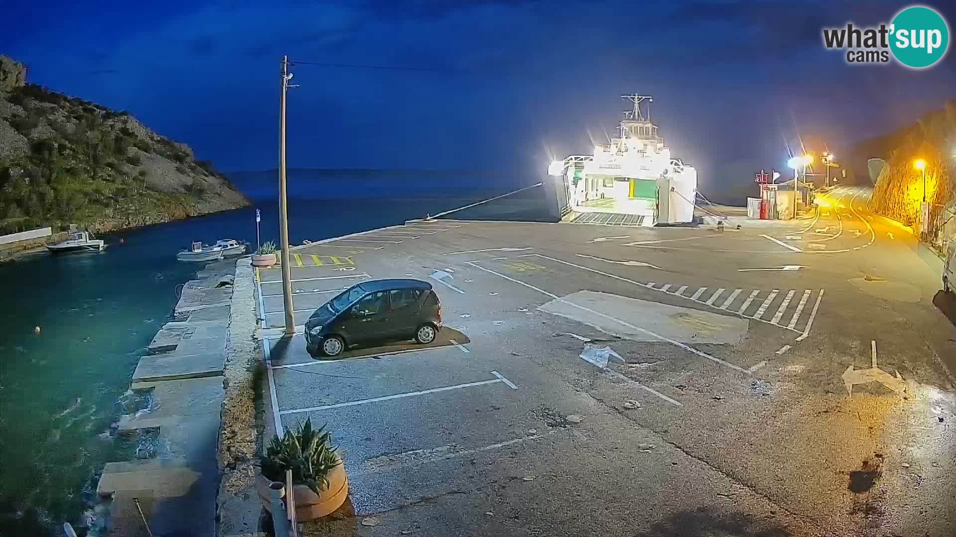 Web kamera trajektna luka Prizna – prema otoku Pag