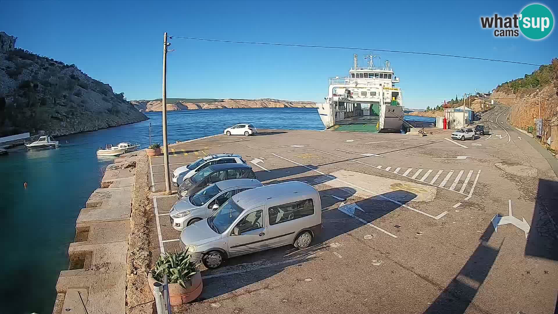 Webcam port de ferry de Prizna – vers l’île de Pag