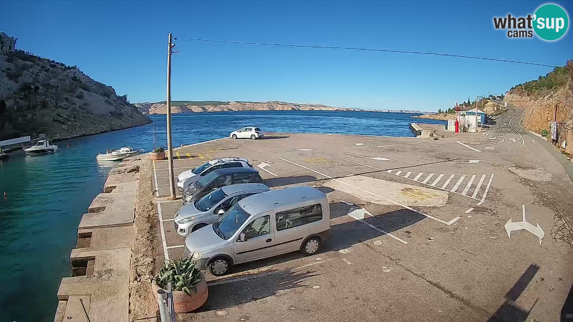 Webcam del puerto de ferris de Prizna – hacia la isla de Pag
