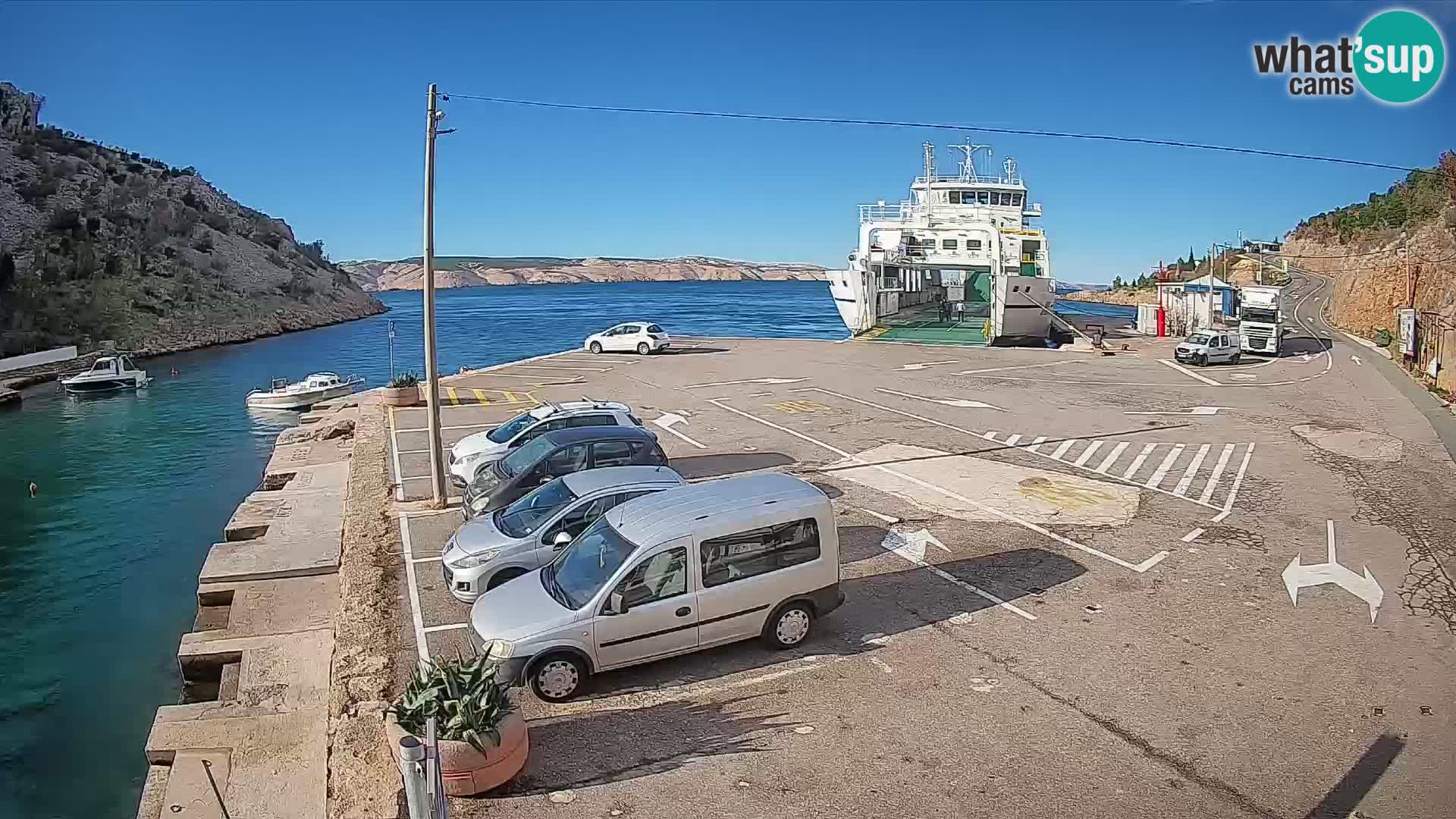 Webcam port de ferry de Prizna – vers l’île de Pag
