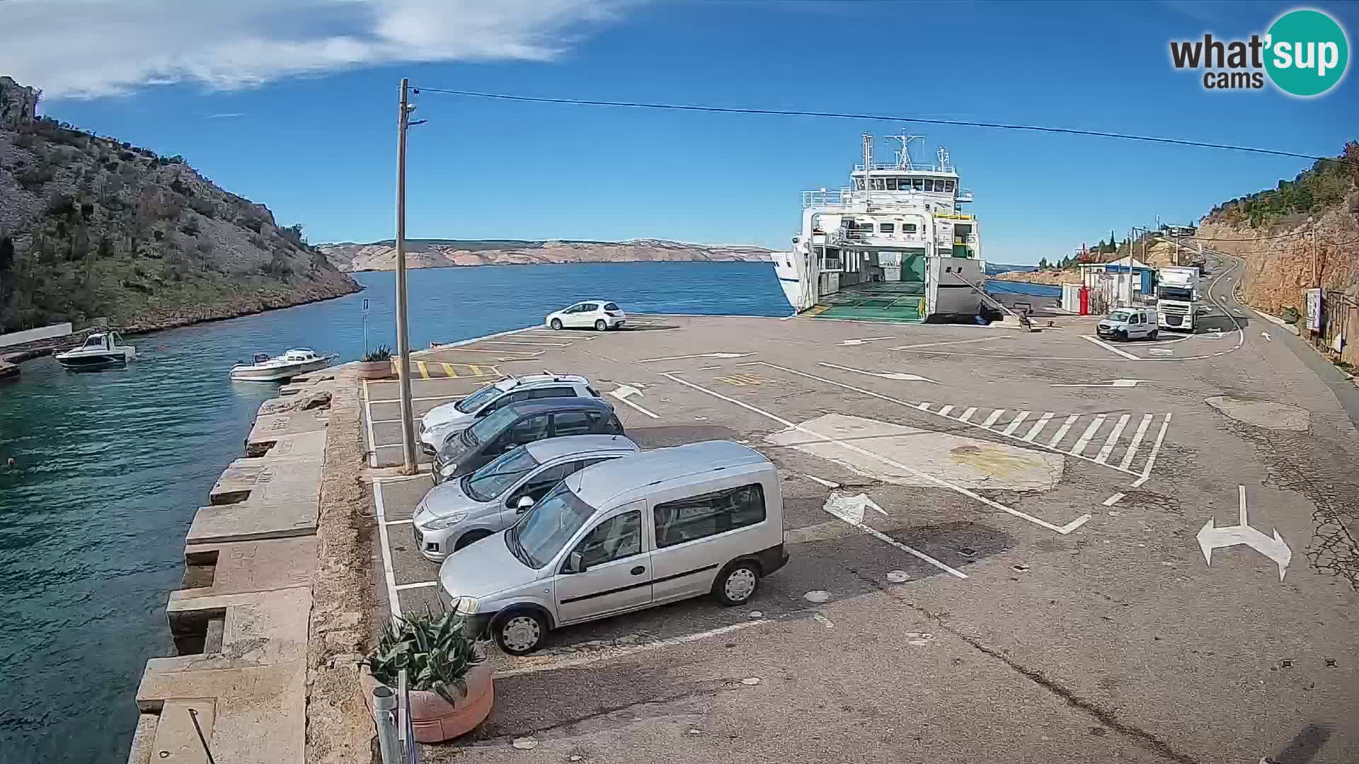 Webcam del puerto de ferris de Prizna – hacia la isla de Pag