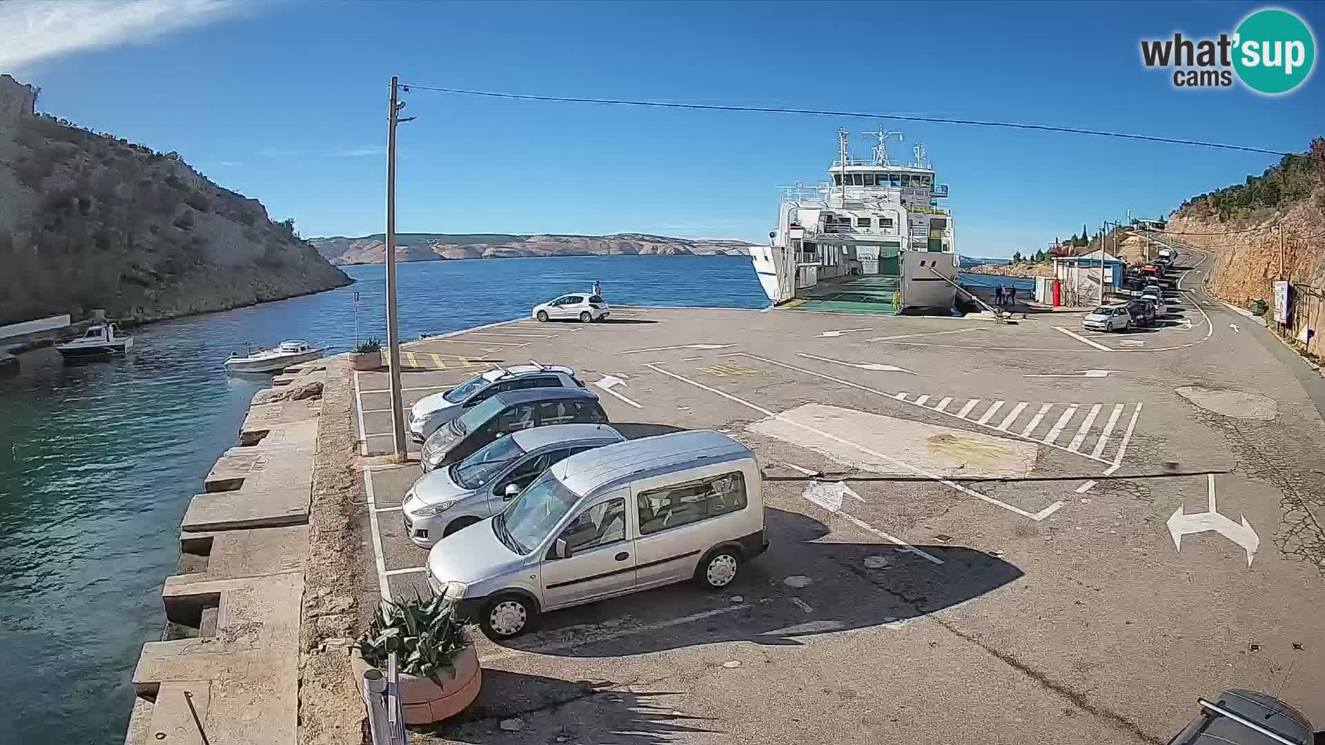 Webcam del puerto de ferris de Prizna – hacia la isla de Pag