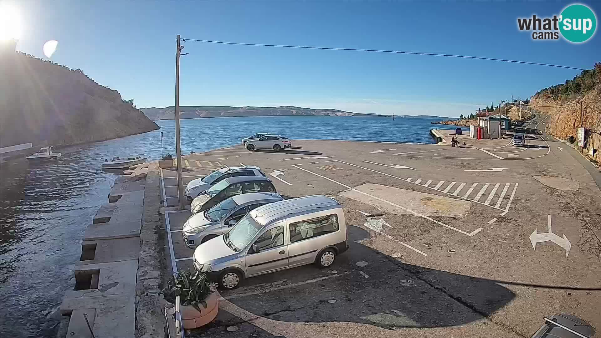 Webcam del puerto de ferris de Prizna – hacia la isla de Pag