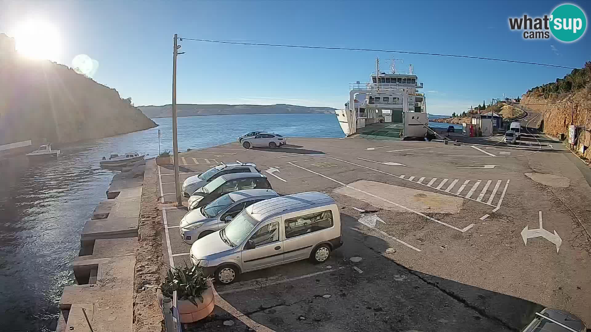 Web kamera trajektna luka Prizna – prema otoku Pag