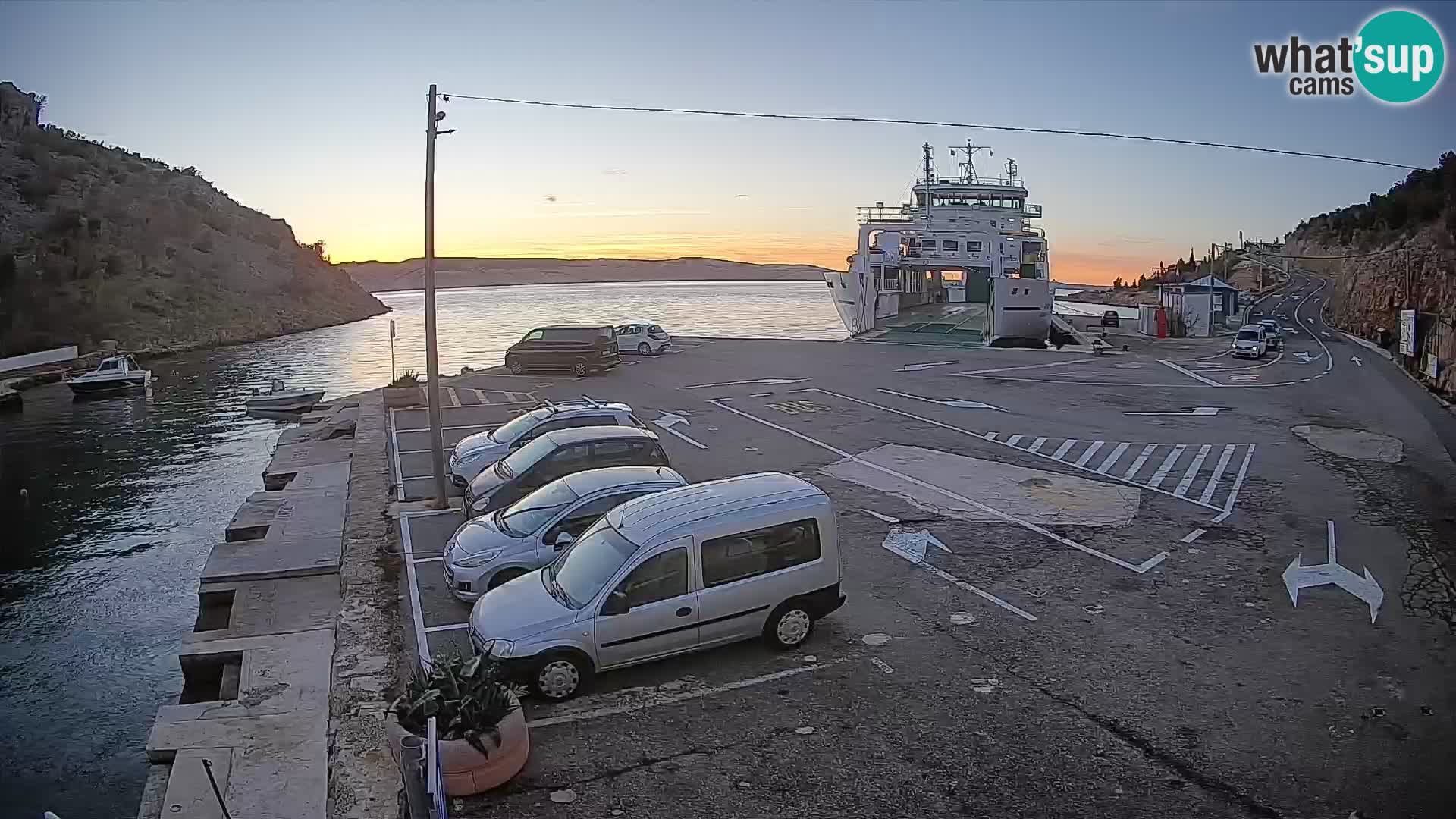 Webcam Prizna ferry port to Pag island
