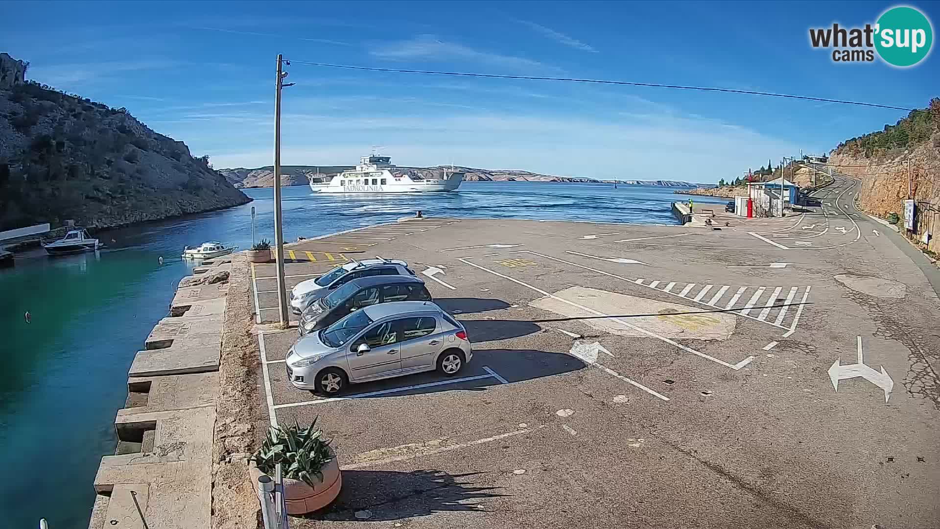 Web kamera trajektna luka Prizna – prema otoku Pag