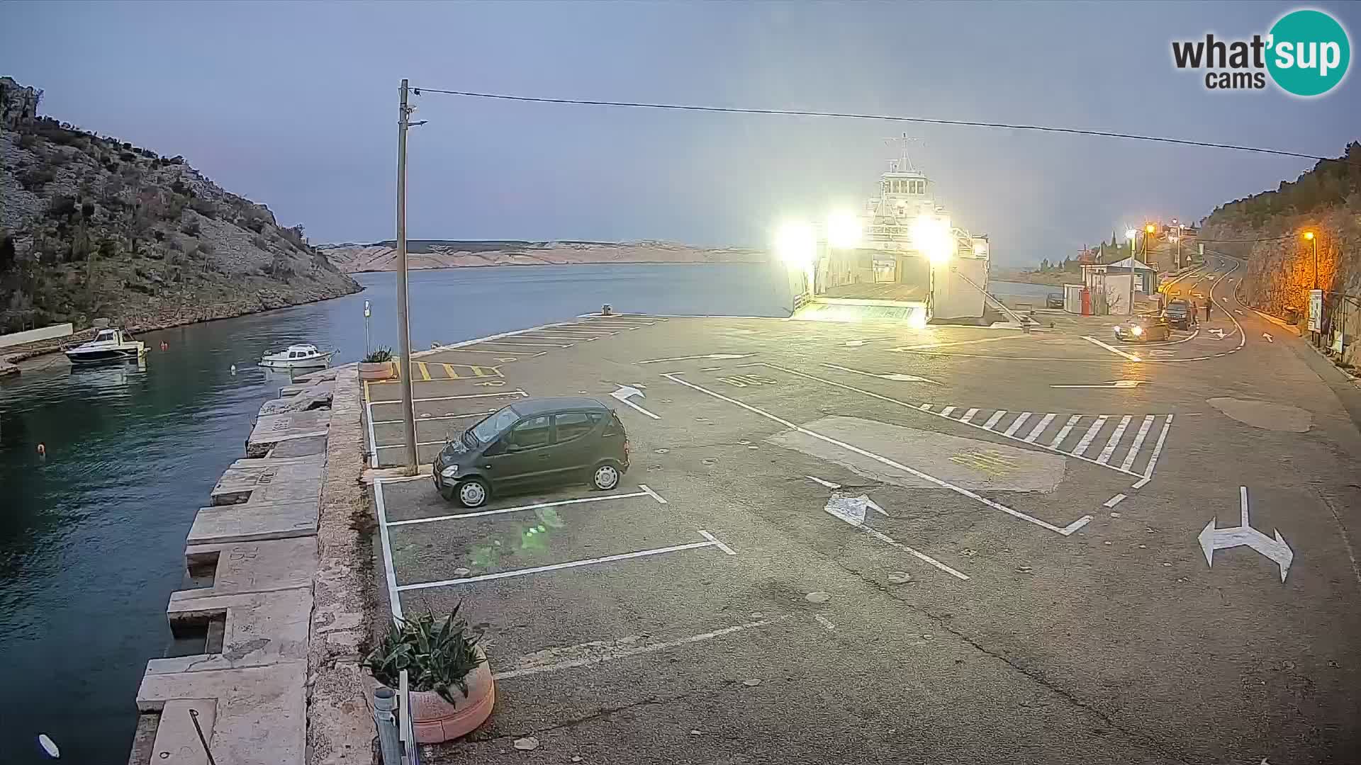 Webcam port de ferry de Prizna – vers l’île de Pag