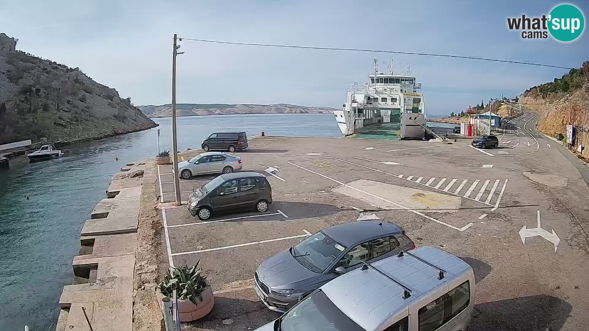 Webcam del puerto de ferris de Prizna – hacia la isla de Pag