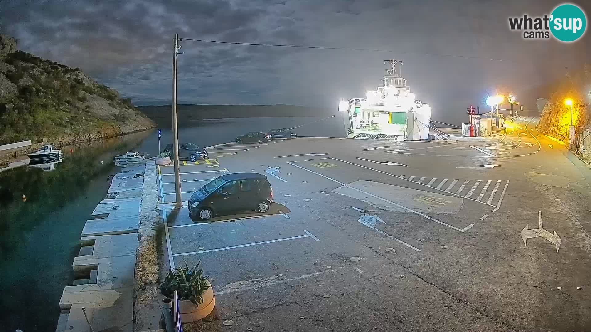 Webcam del puerto de ferris de Prizna – hacia la isla de Pag