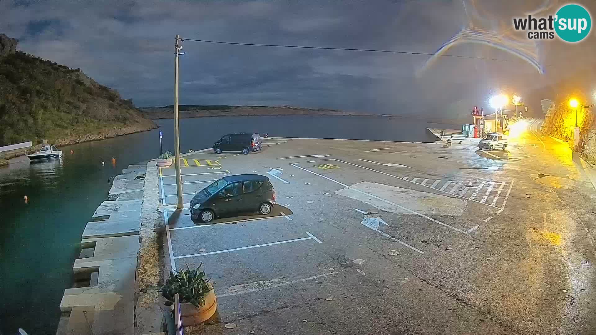 Web kamera trajektna luka Prizna – prema otoku Pag