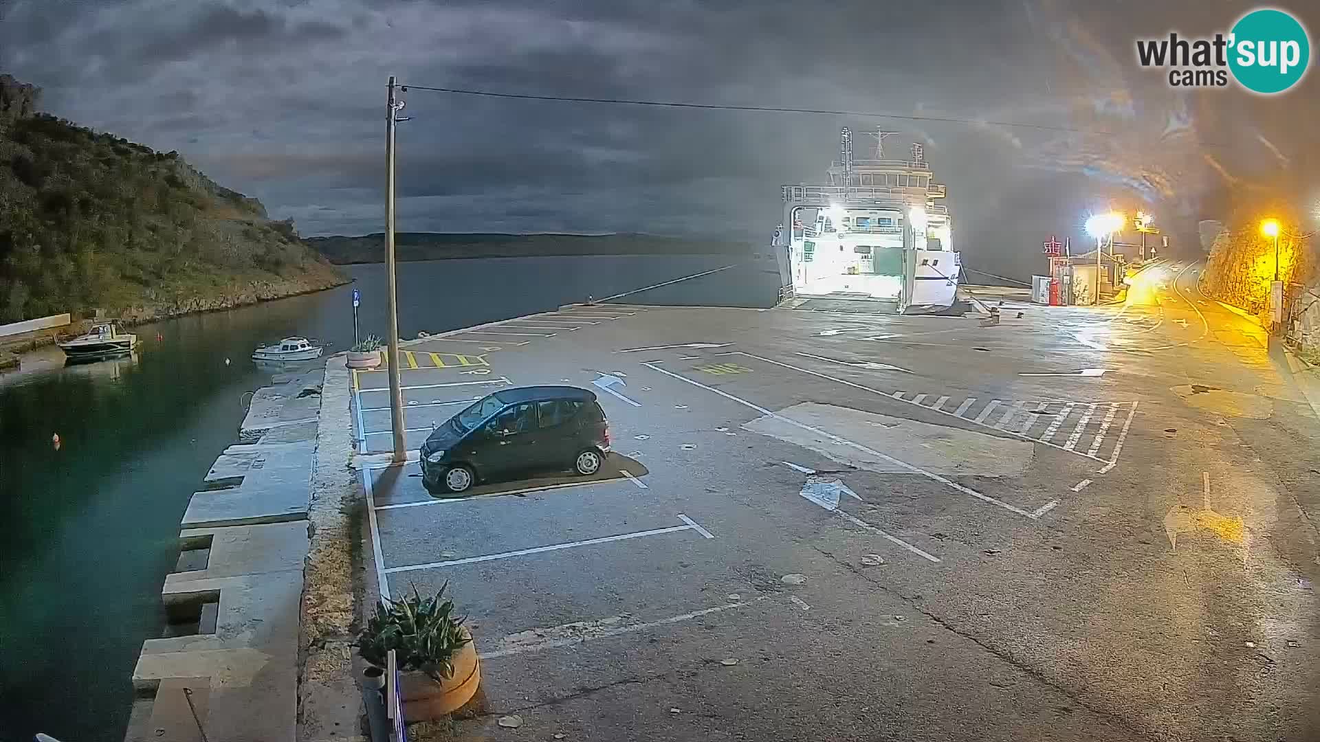 Webcam del puerto de ferris de Prizna – hacia la isla de Pag