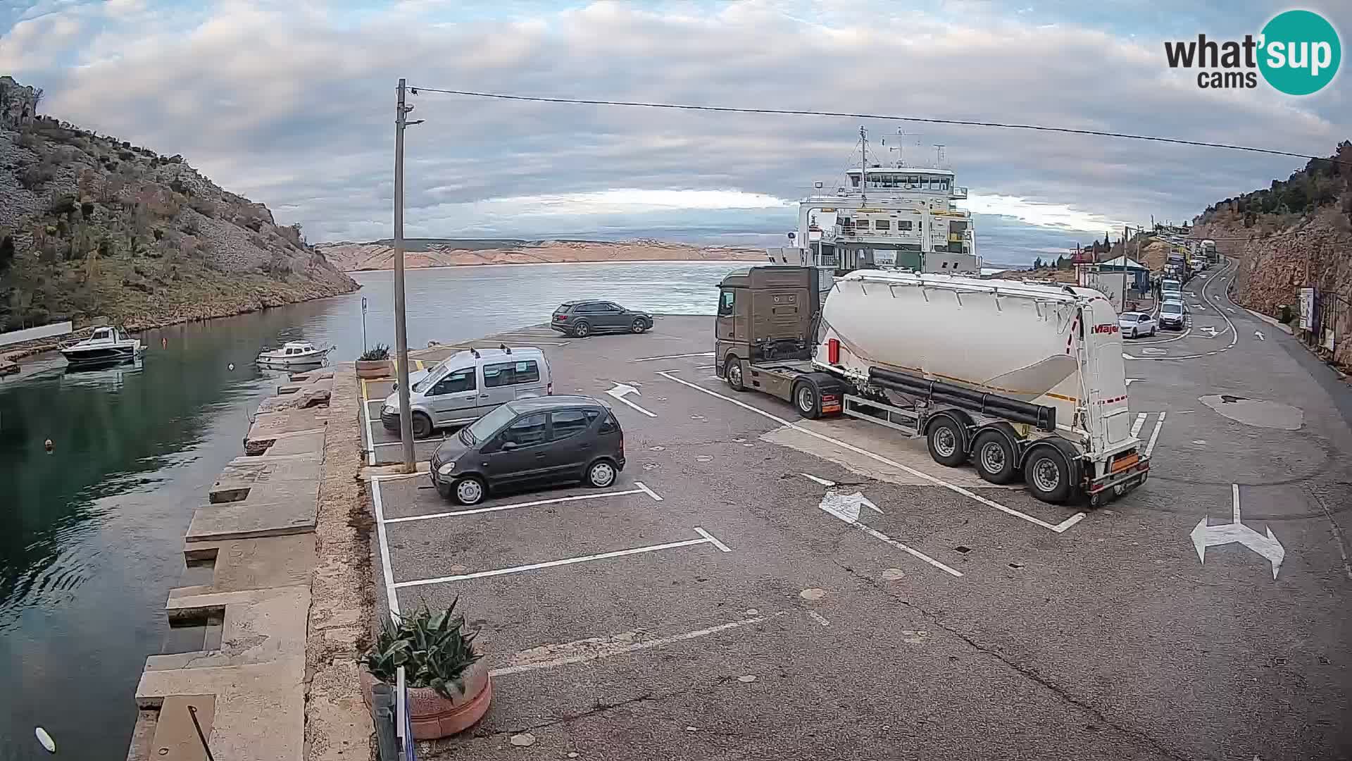 Webcam Prizna ferry port to Pag island