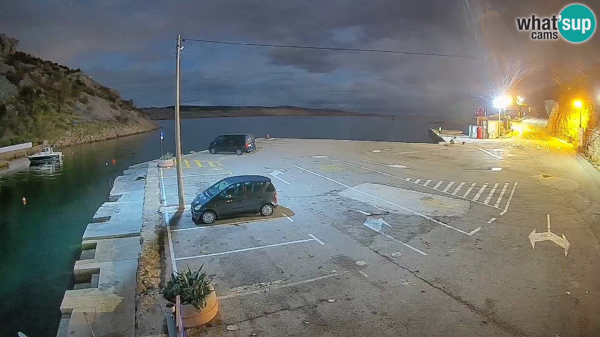 Web kamera trajektna luka Prizna – prema otoku Pag