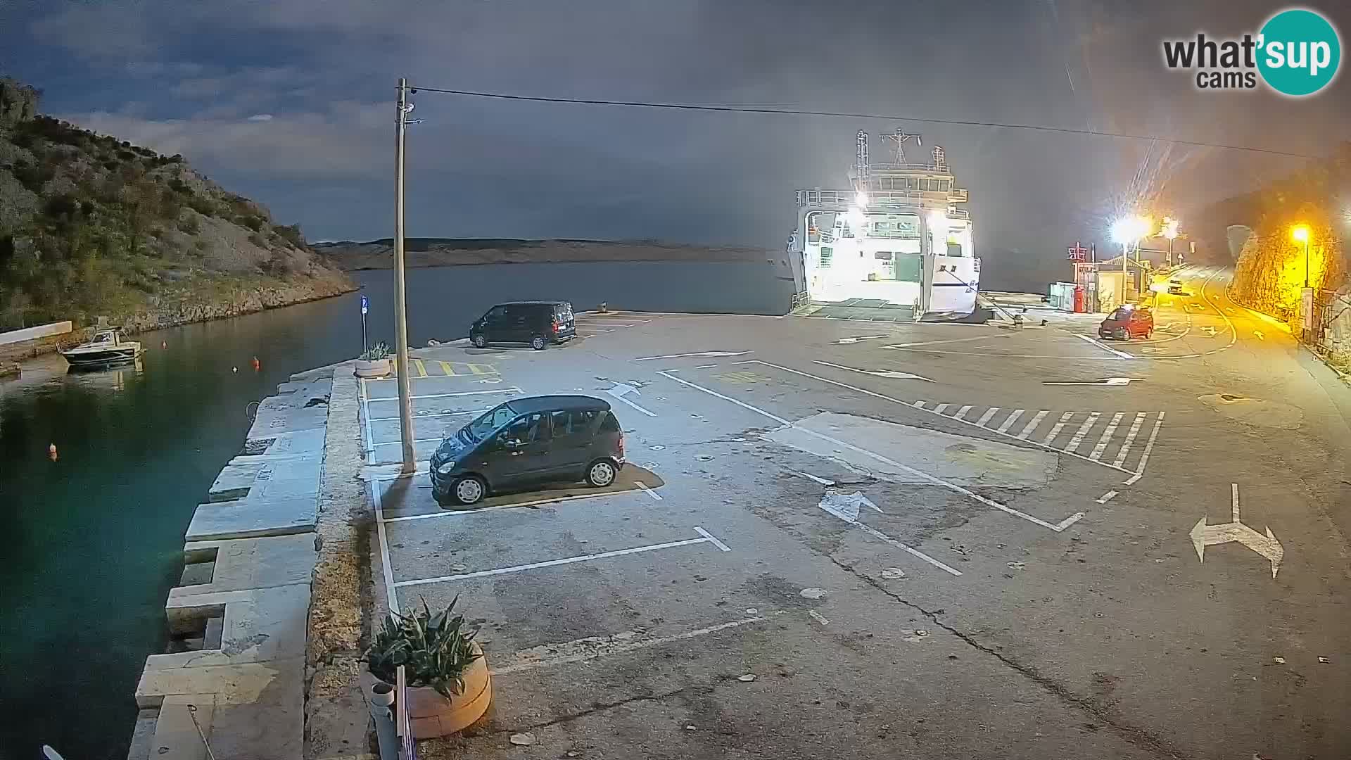 Web kamera trajektna luka Prizna – prema otoku Pag