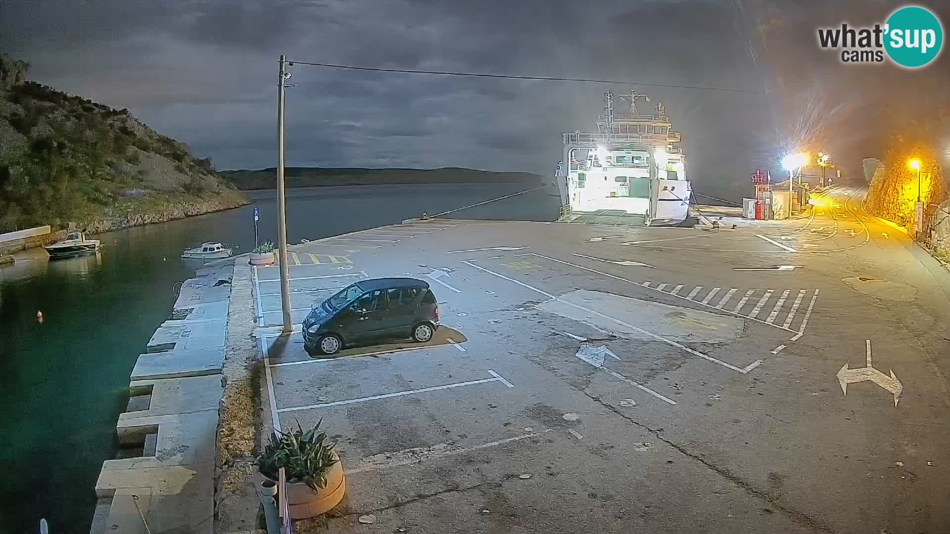 Webcam del puerto de ferris de Prizna – hacia la isla de Pag