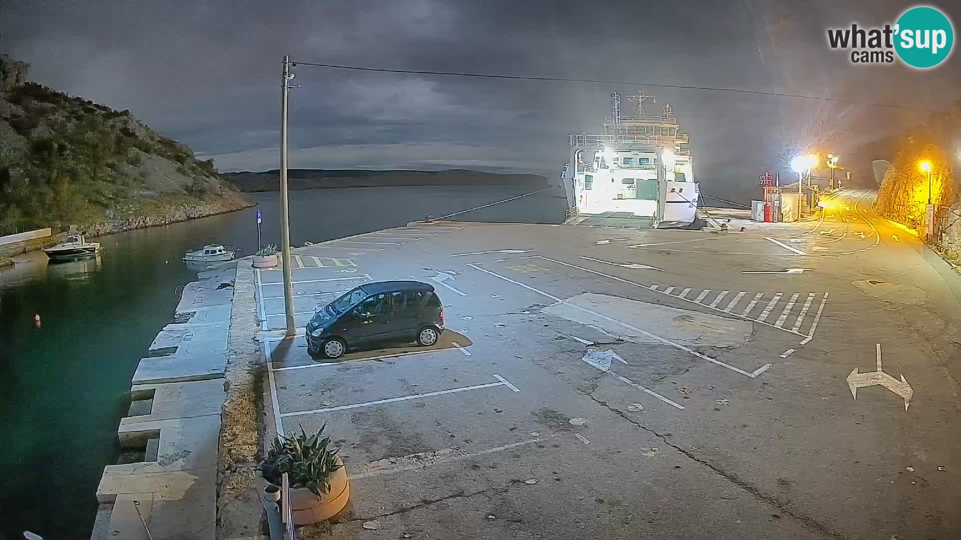 Web kamera trajektna luka Prizna – prema otoku Pag