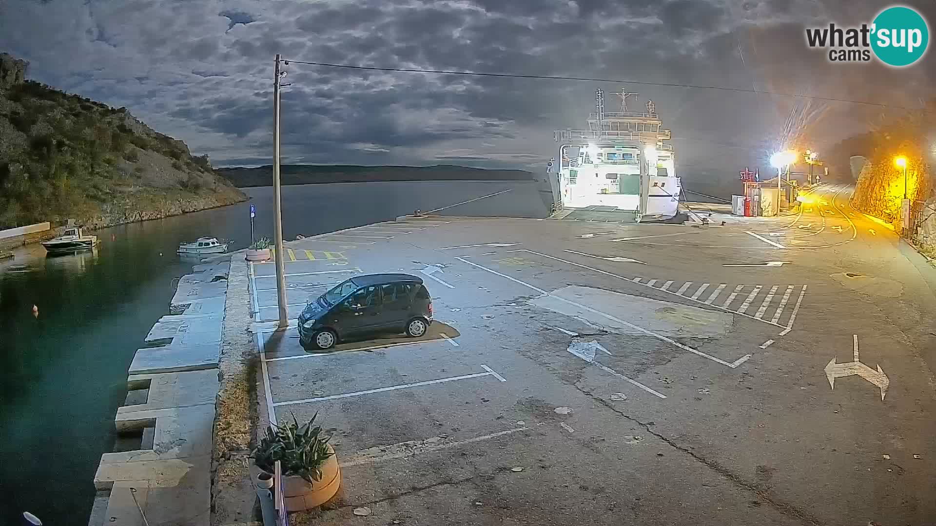Webcam del puerto de ferris de Prizna – hacia la isla de Pag
