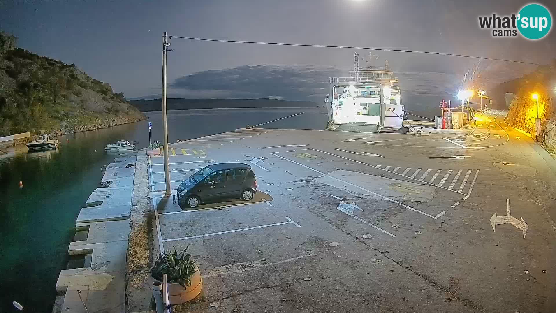 Web kamera trajektna luka Prizna – prema otoku Pag