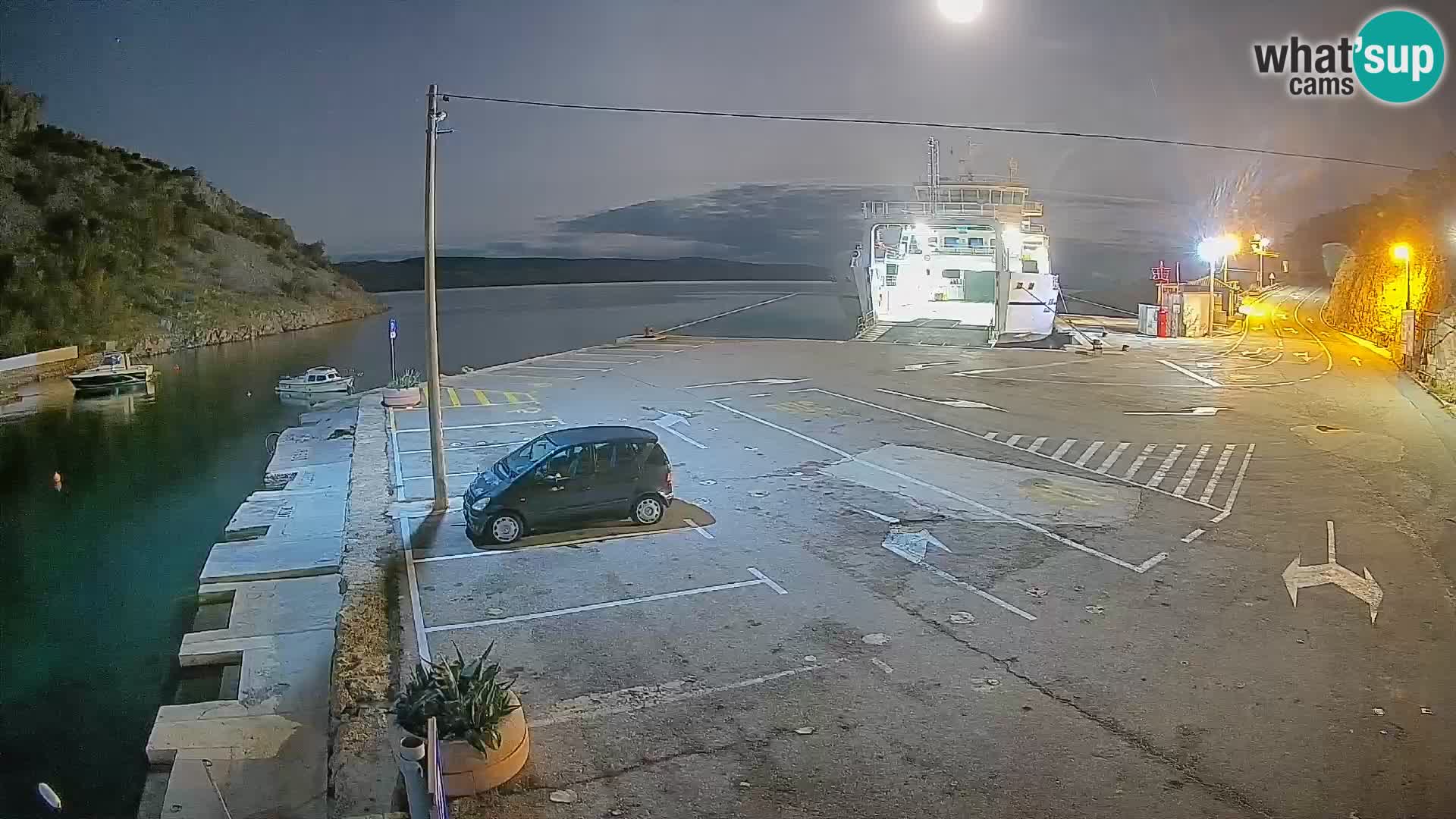 Web kamera trajektna luka Prizna – prema otoku Pag