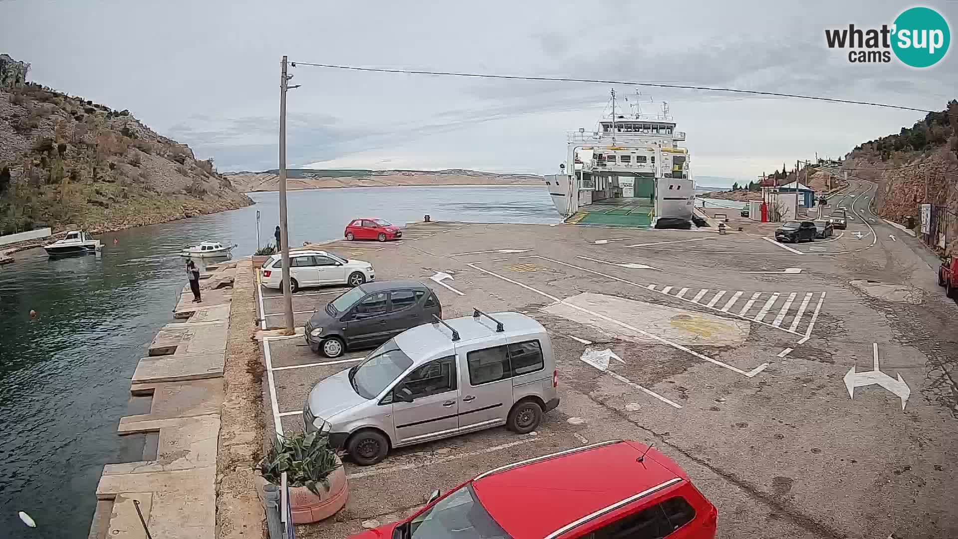 Webcam del puerto de ferris de Prizna – hacia la isla de Pag