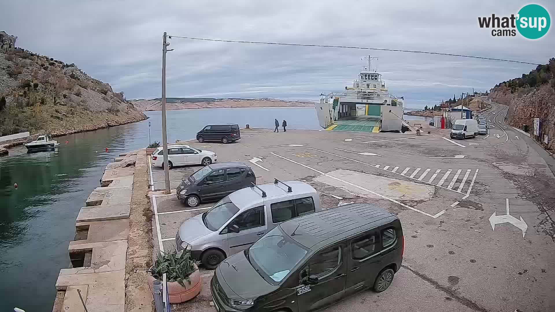 Webcam del puerto de ferris de Prizna – hacia la isla de Pag