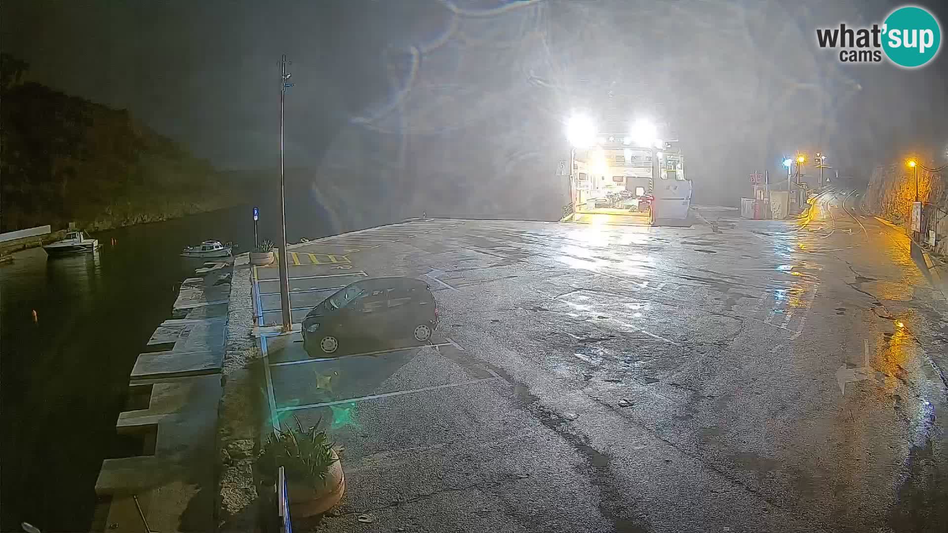 Webcam del puerto de ferris de Prizna – hacia la isla de Pag