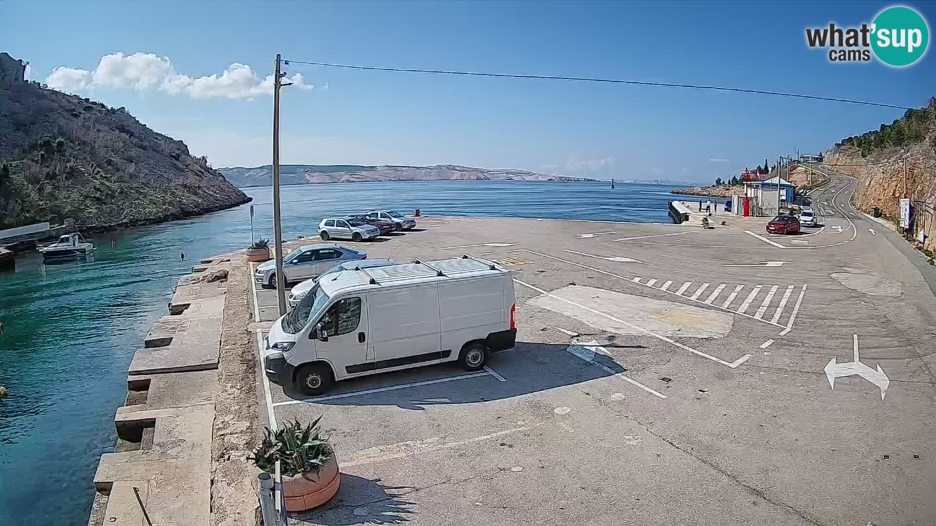 Webcam del puerto de ferris de Prizna – hacia la isla de Pag