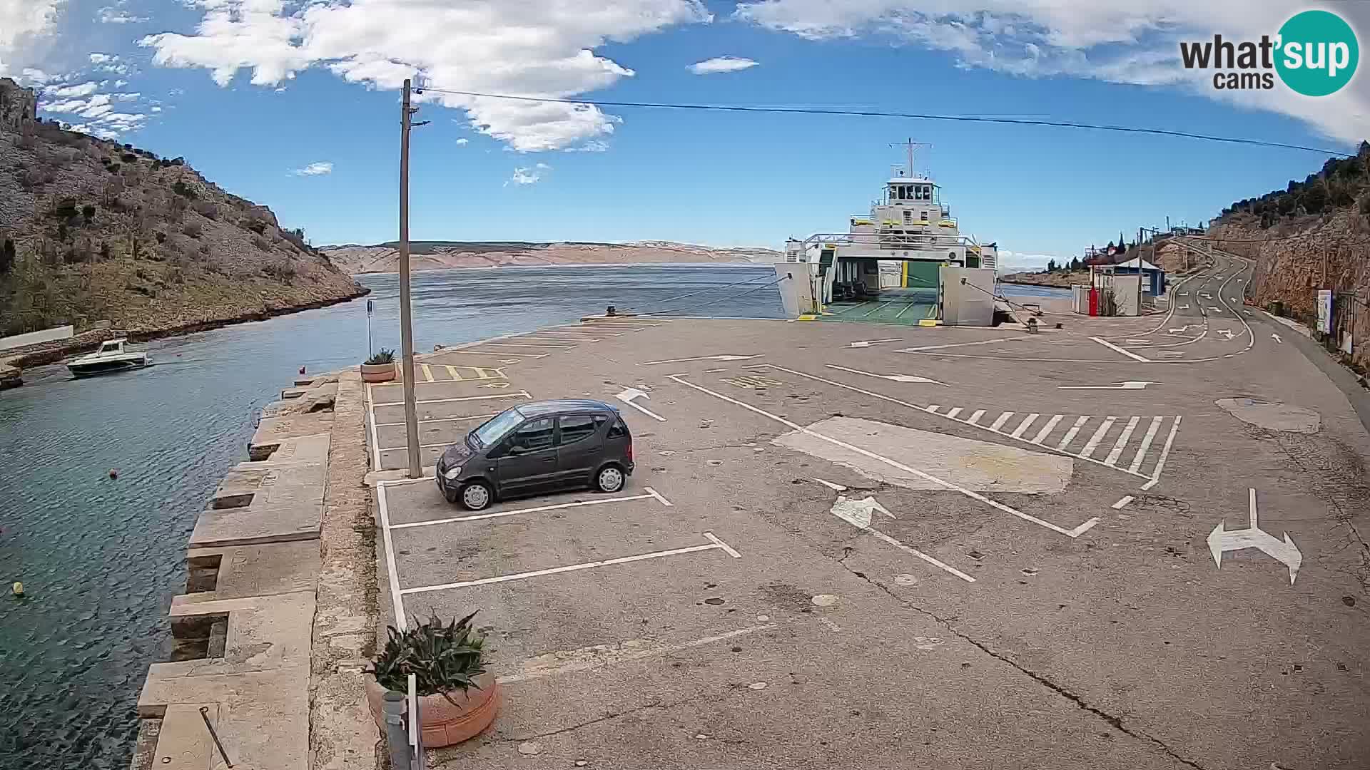 Webcam del puerto de ferris de Prizna – hacia la isla de Pag